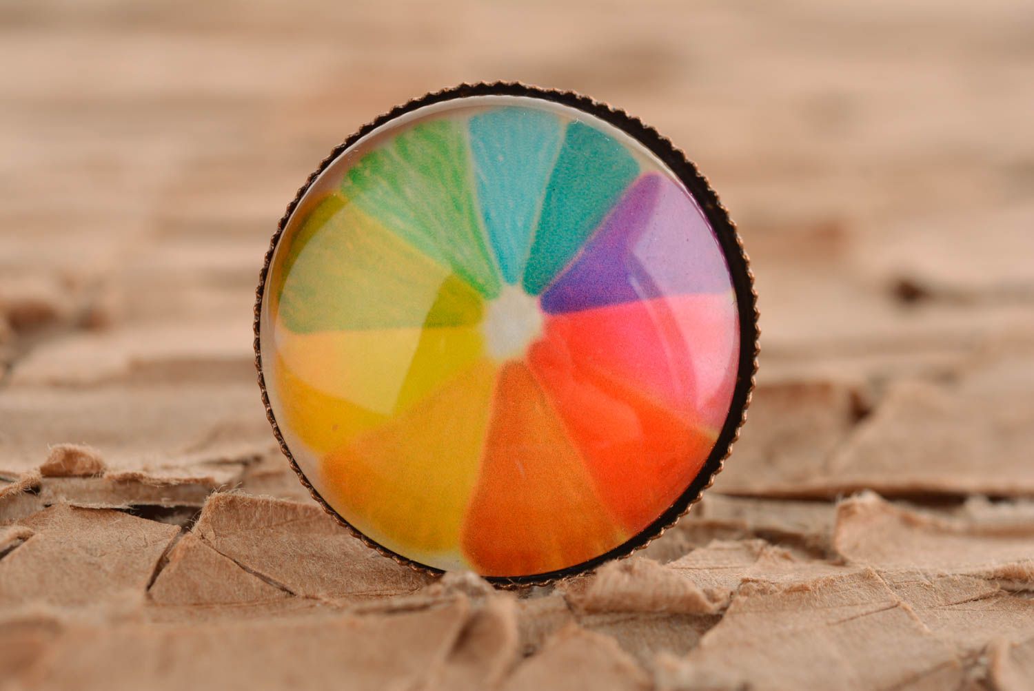 Красивое кольцо украшение ручной работы необычное кольцо разноцветное круглое фото 2
