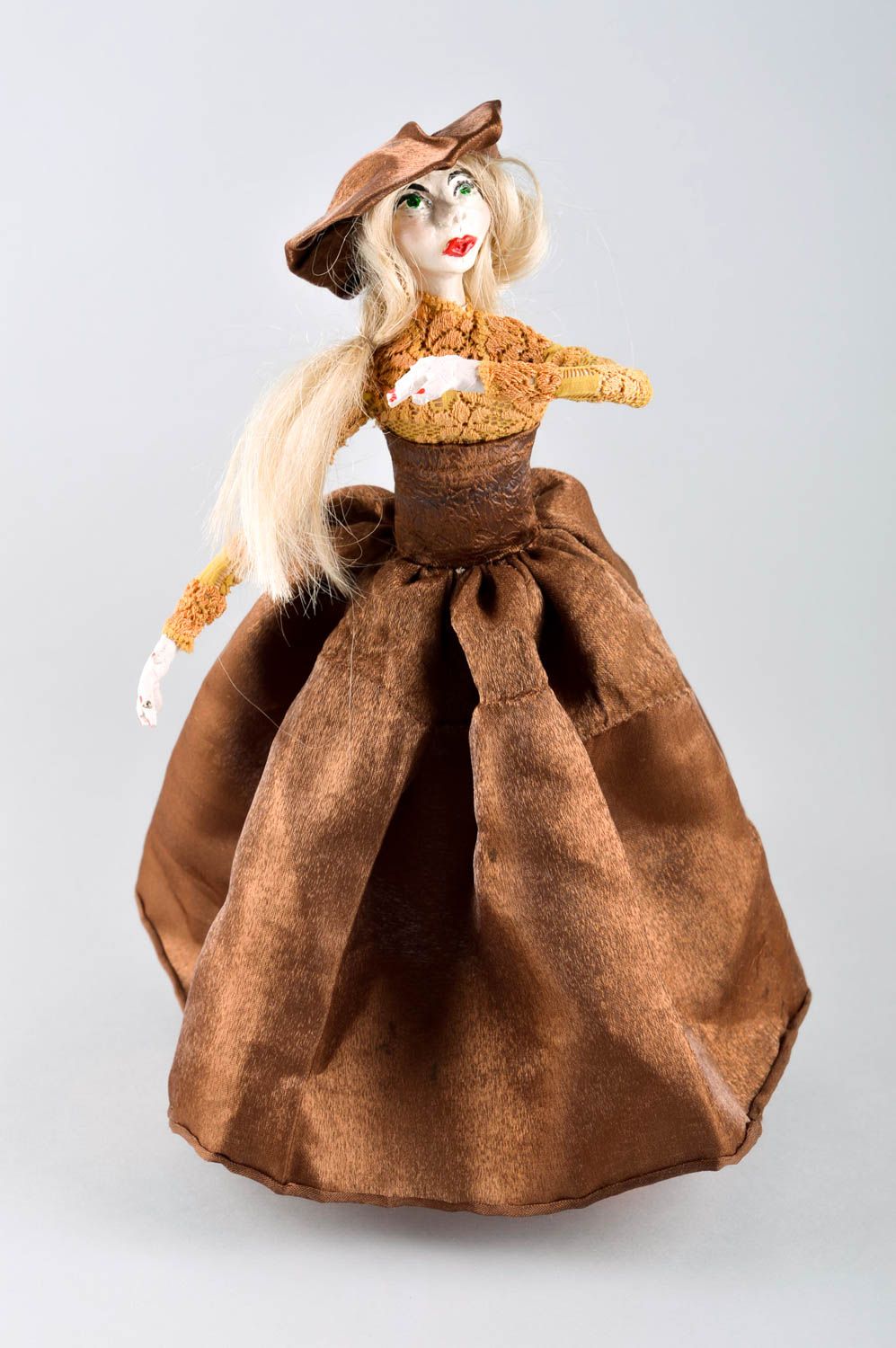 Кукла ручной работы авторская кукла в коричневом платье керамическая кукла фото 2