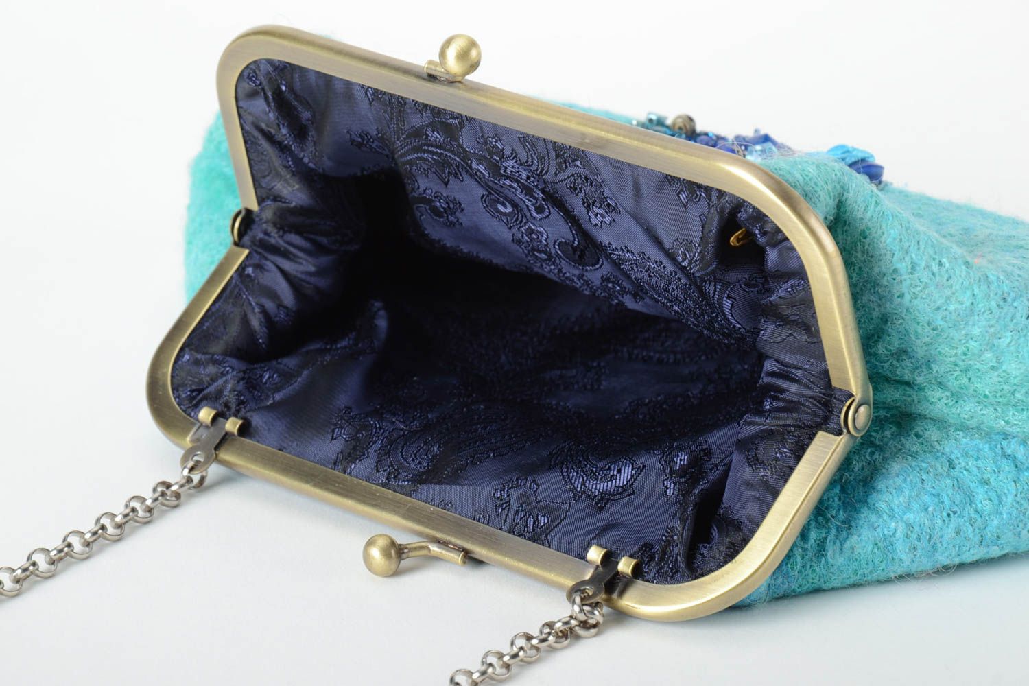 Sac pochette fait main Sac de laine turquoise avec chaîne Accessoire femme photo 4
