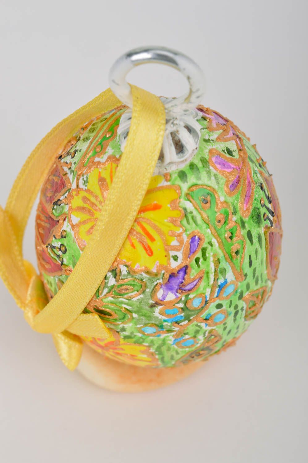 Oeuf de Pâques en bois fait main peint de couleurs acryliques à suspendre photo 5