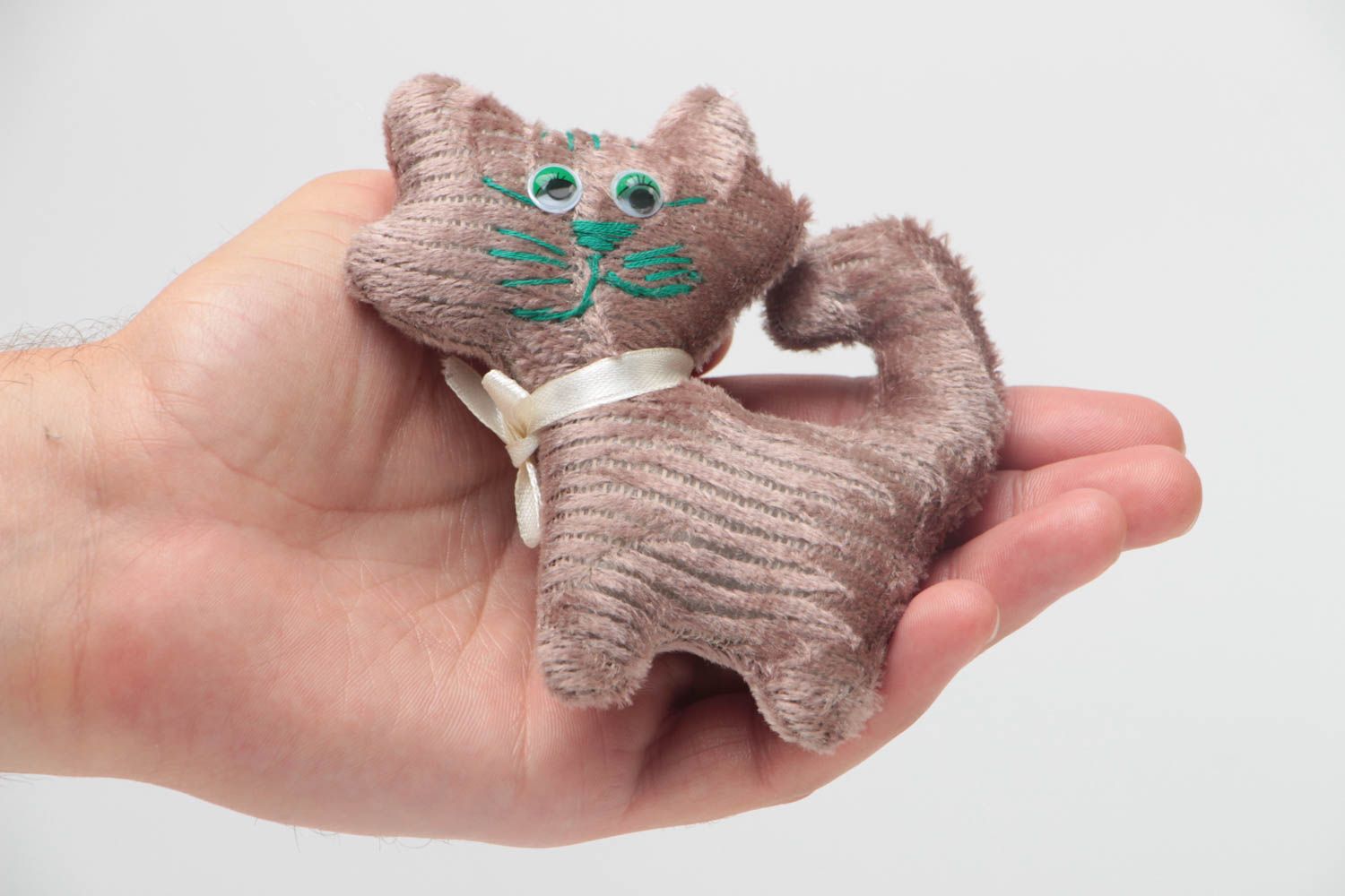 Beau jouet mou fait main en tissu en forme de chat gris mignon cadeau enfant photo 5