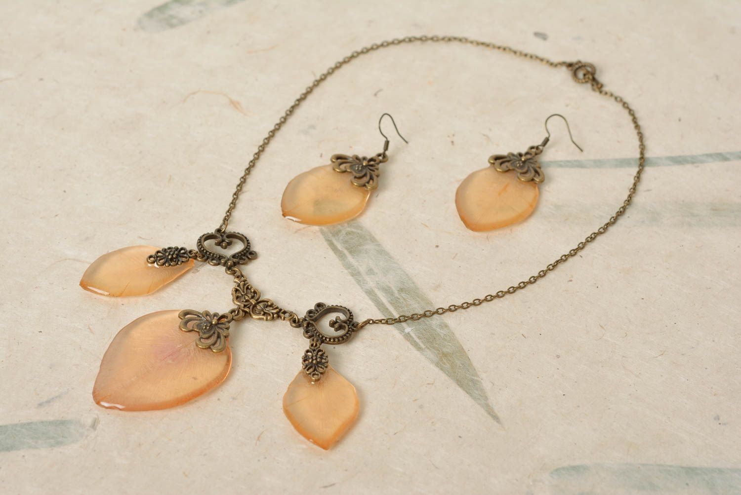 Beautiful botanical jewelry set handmade pendant and earrings with real flowers photo 1