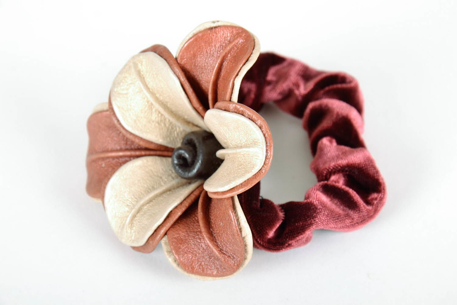 Gentle scrunchy made of genuine leather photo 4