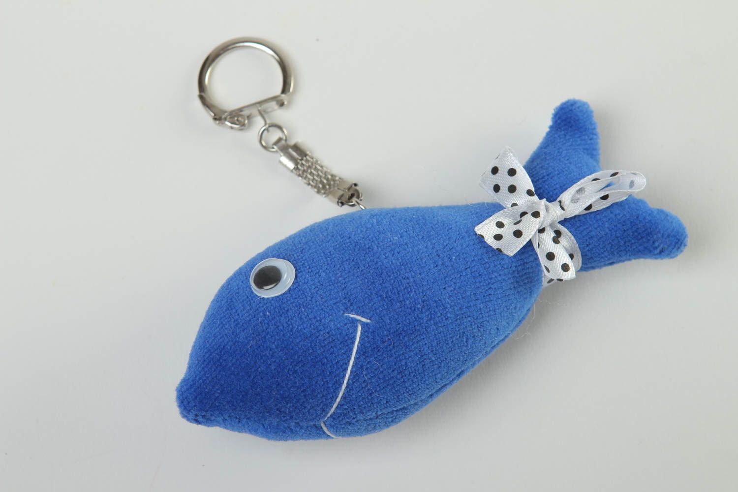 Porte-clé peluche poisson Porte-clef fait main bleu velours Accessoire pour clé photo 2