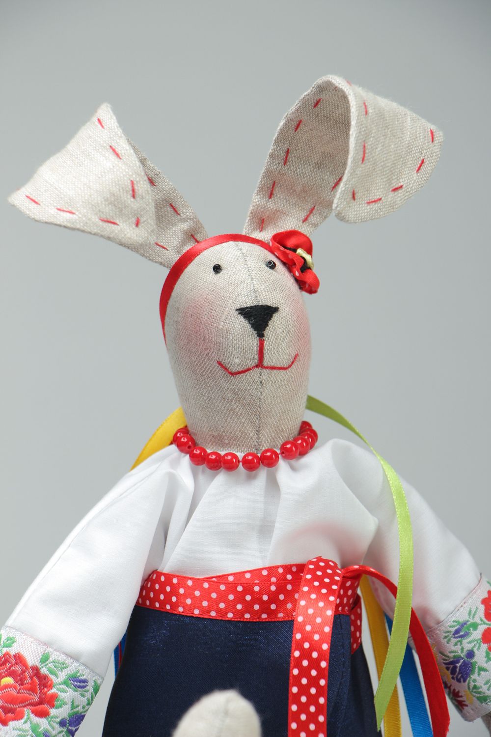 Текстильная игрушка заяц в этническом платье фото 2