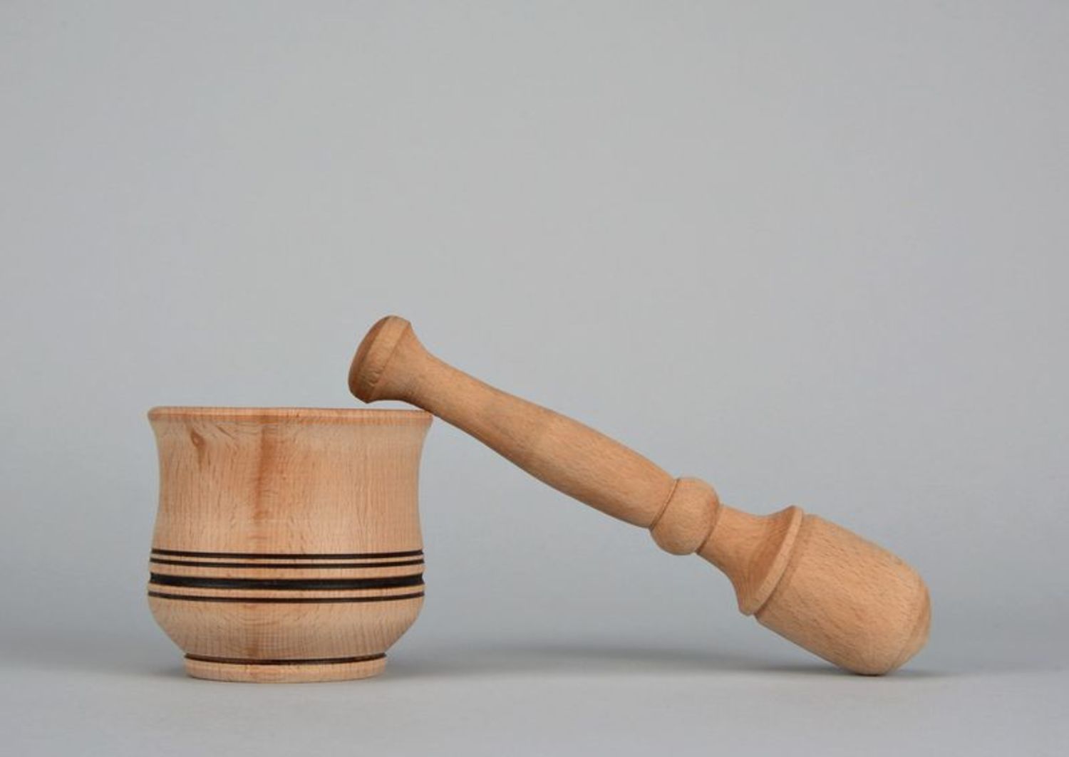 Wooden mortar with pestle photo 3