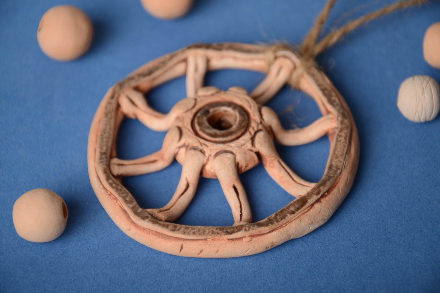 Keramik Interieur Anhänger Rad im ethnischen Stil handmade originell klein foto 1