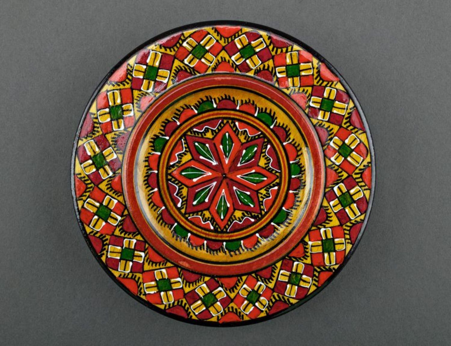 Decorative wooden plate photo 2
