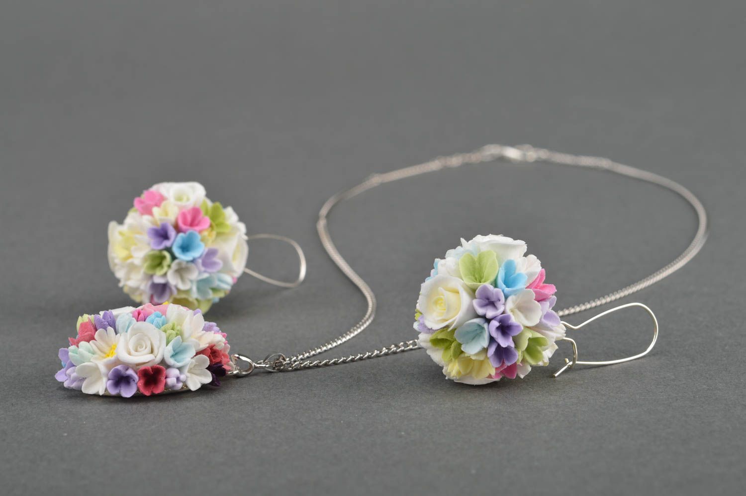 Handmade designer jewelry set beautiful flower earrings and pendant on chain photo 2