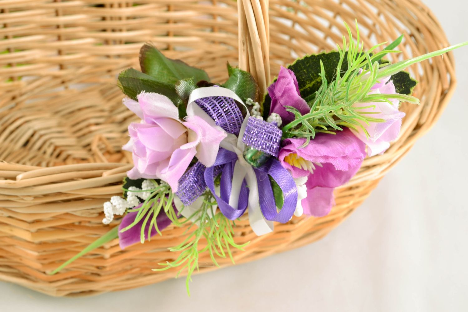 Fleurs artificielles faites main pour panier de Pâques boutonnière photo 1