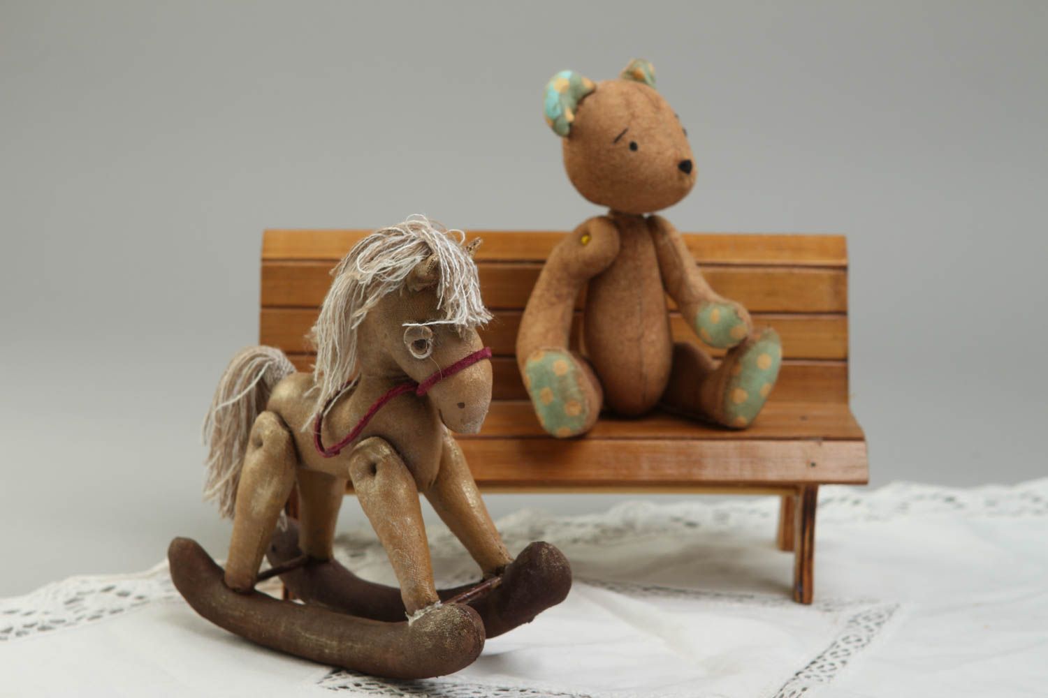 Peluches animaux faites main Jouets en tissu ours et cheval Cadeau pour enfant photo 1