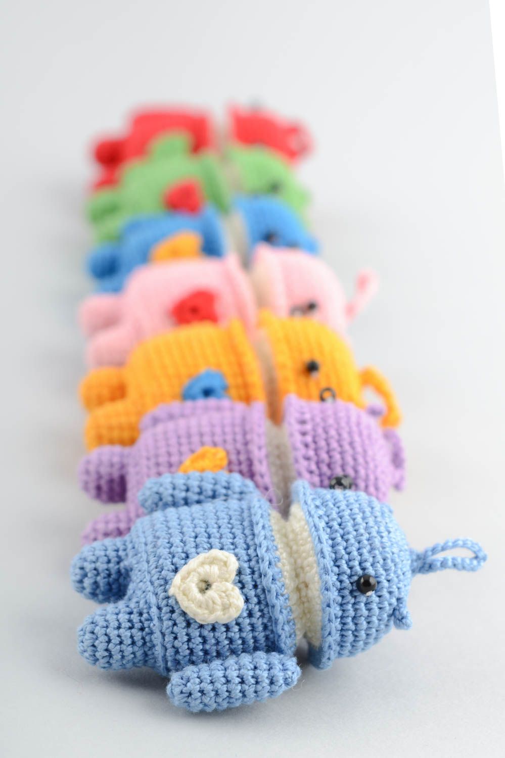 Llavero de peluche artesanal original para niños criatura amigurumi azul foto 5