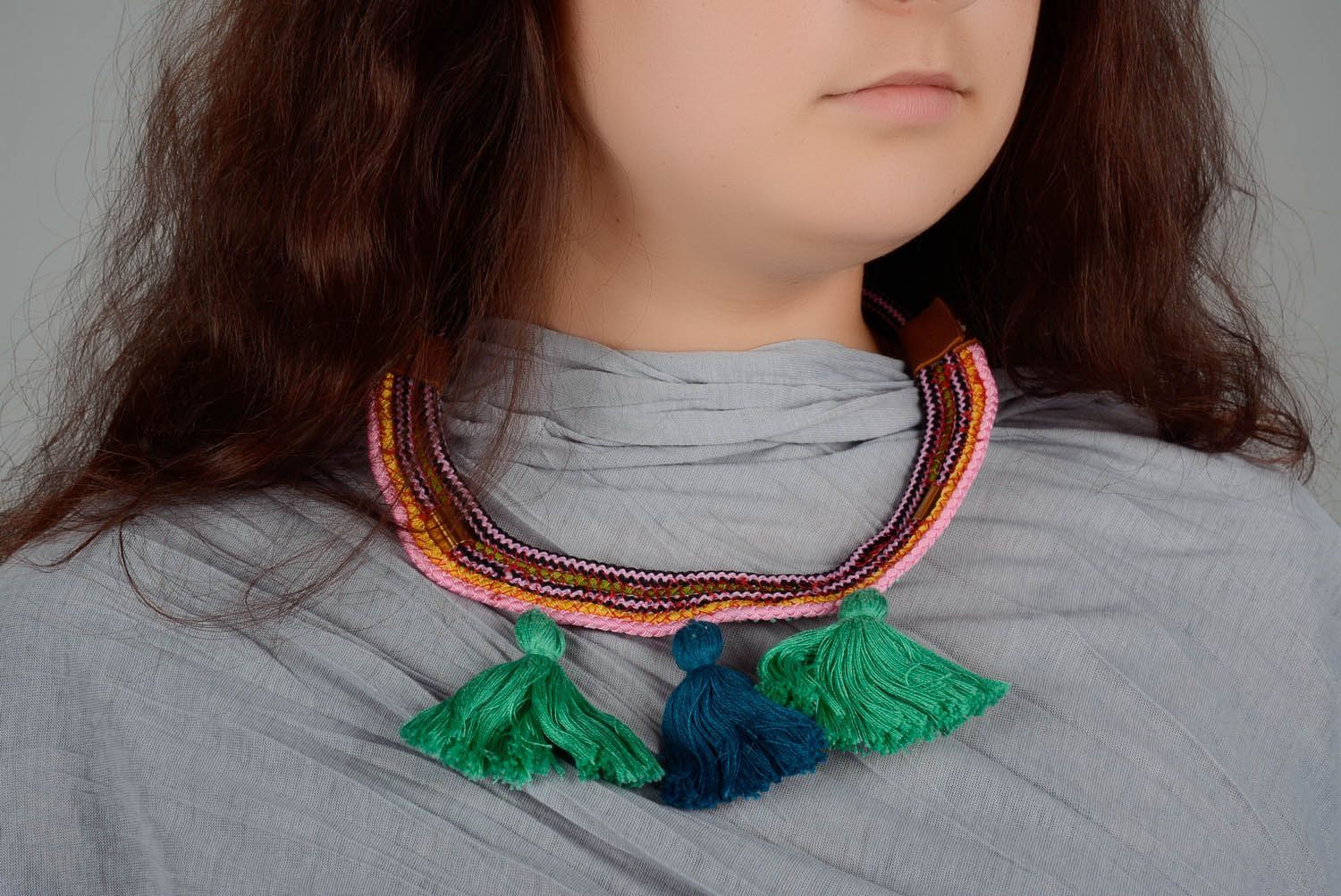 Ethnic necklace with tassels photo 4