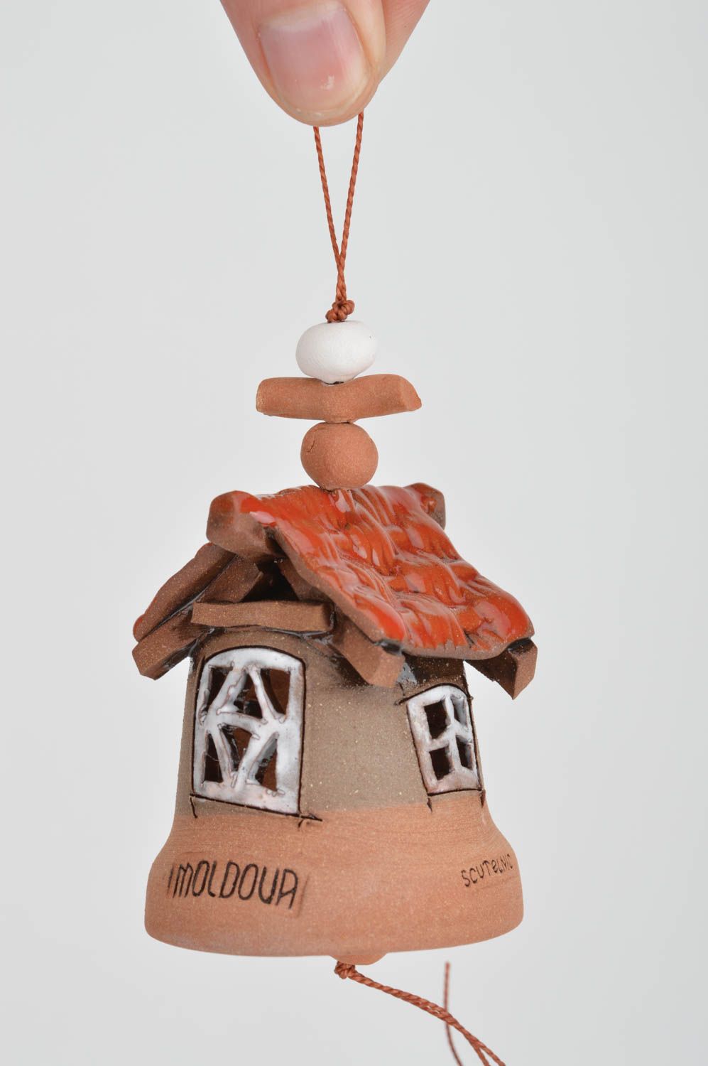 Campanilla de arcilla con forma de casita hecha a mano pequeña bonita regalo foto 3