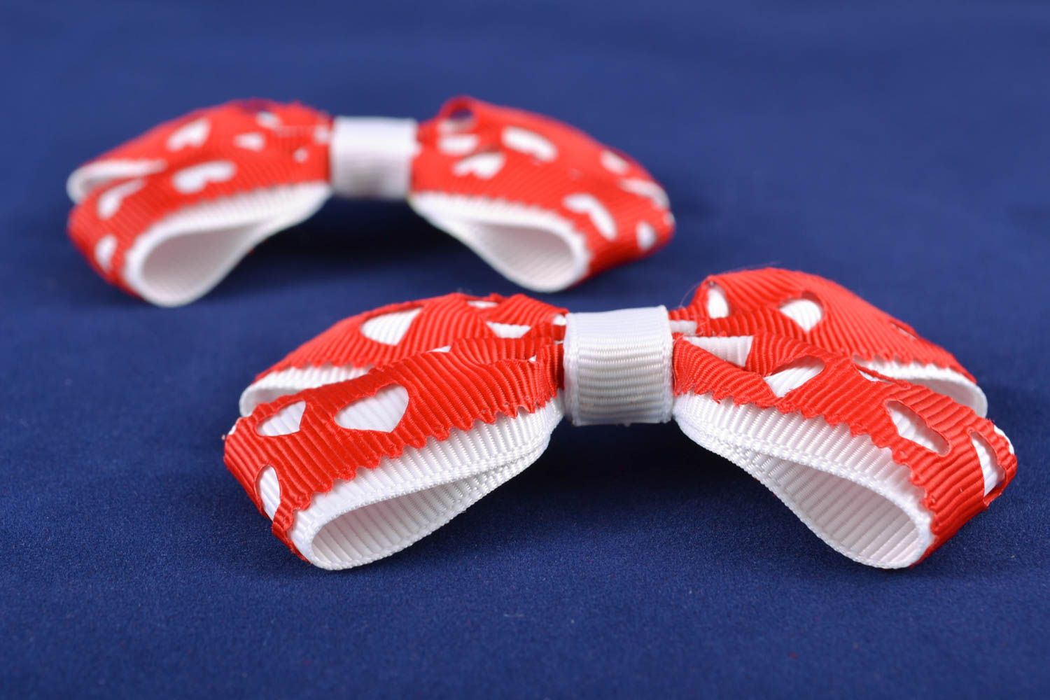 Beautiful bows made of rep ribbons  photo 4