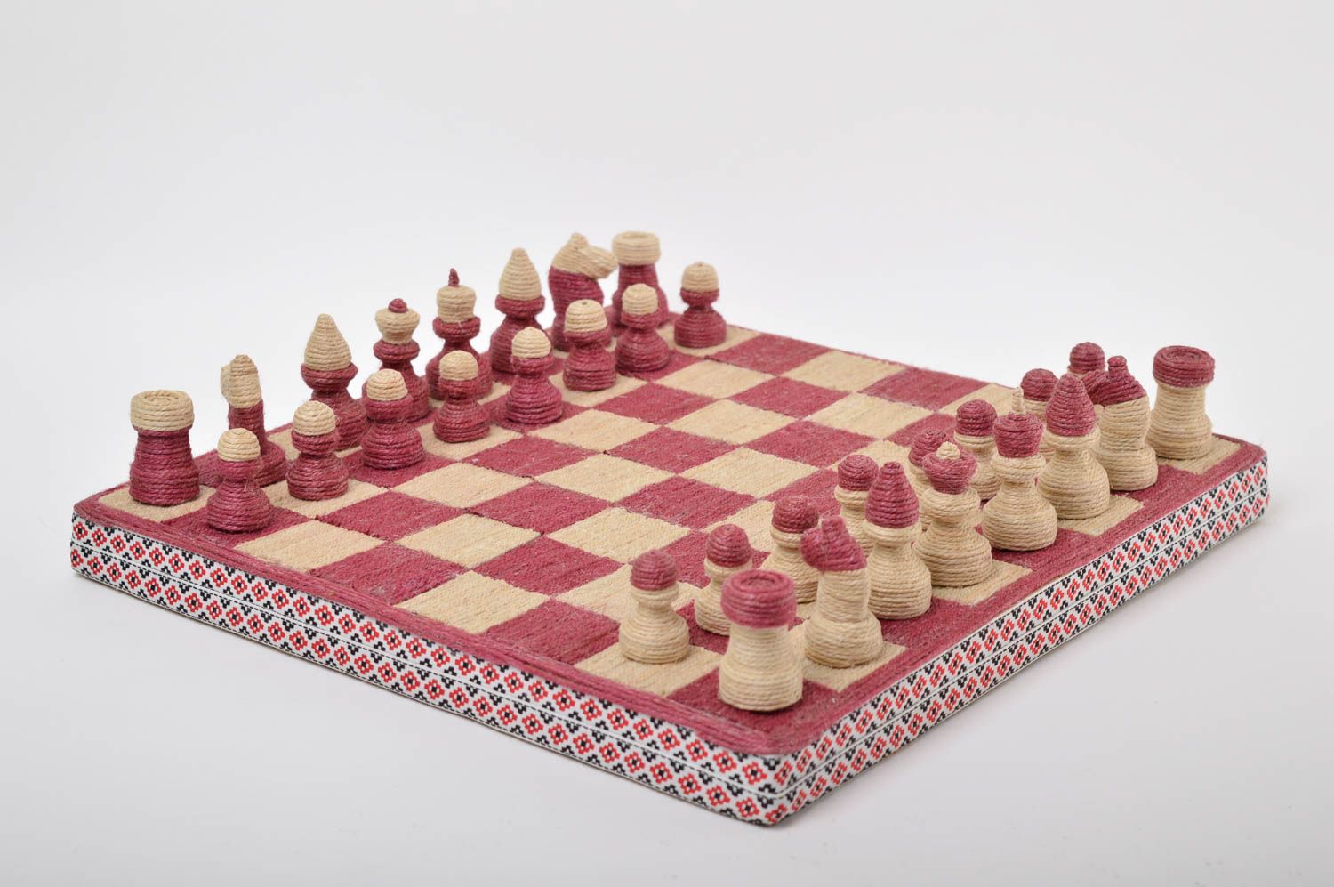 Handmade schönes Schachspiel Wohn Accessoire Deko Figur Haus Deko aus Bindfaden foto 2
