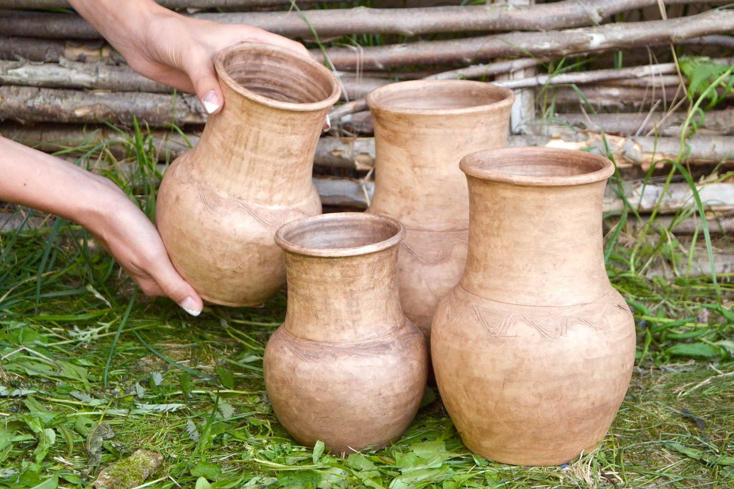 Vajilla de cerámica hecha a mano cuatro jarros de barro menaje de cocina  foto 2