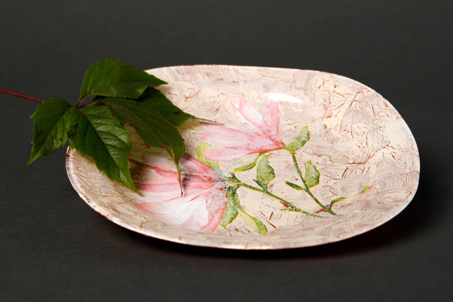 Подарочная тарелка handmade тарелка декупаж декоративная тарелка розовая фото 1