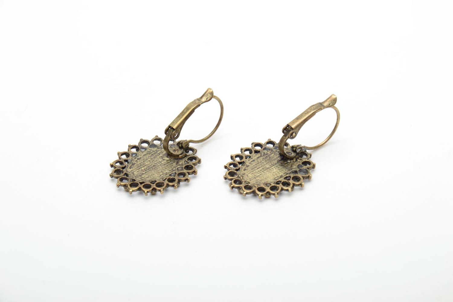 Designer earrings with natural flowers photo 5