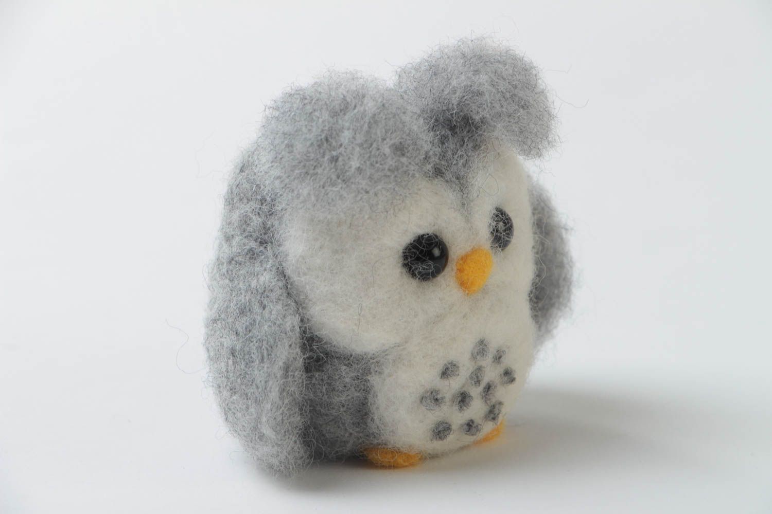 Милая игрушка из шерсти полярная сова ручной работы красивая авторская детская фото 2