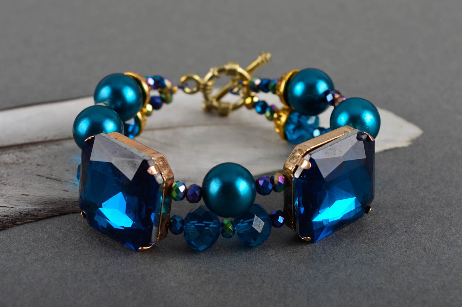 Bracelet bleu Bijou fait main large fausses perles cristaux strass Cadeau femme photo 1