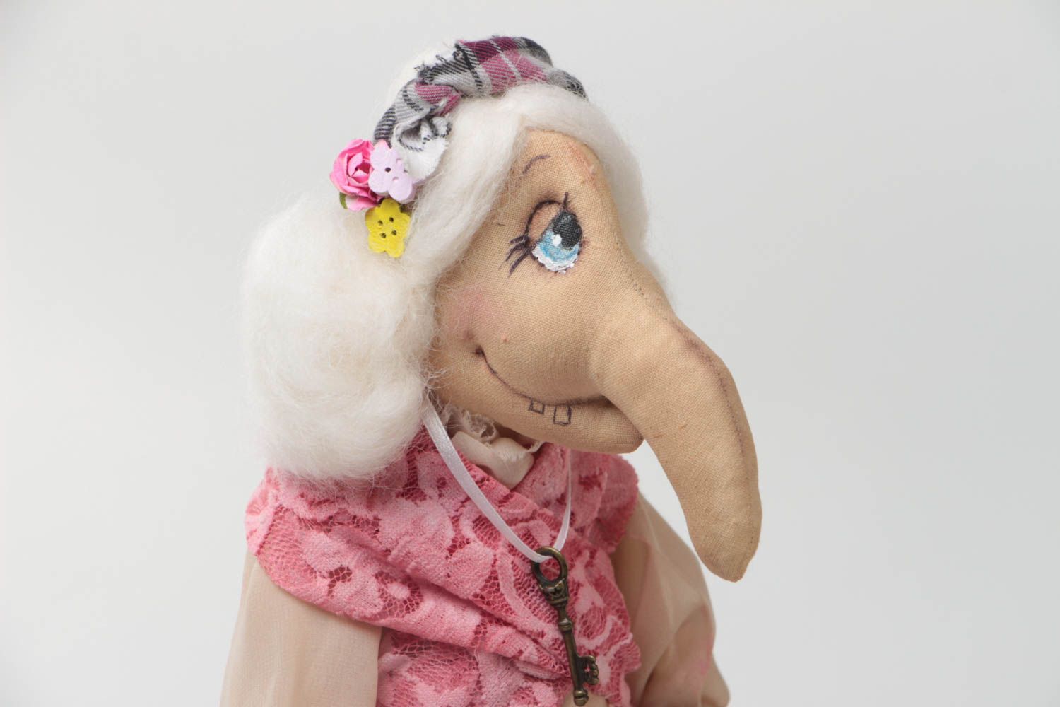 Авторская кукла из ткани в виде Бабы-яги небольшая декоративная ручной работы фото 3