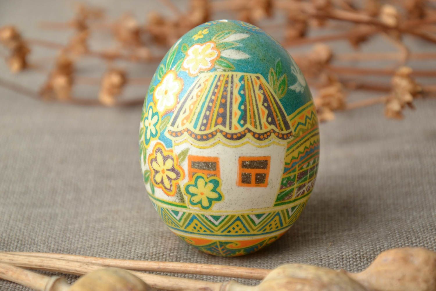 Oeuf de Pâques décoratif fait main original peint technique de grattage photo 1
