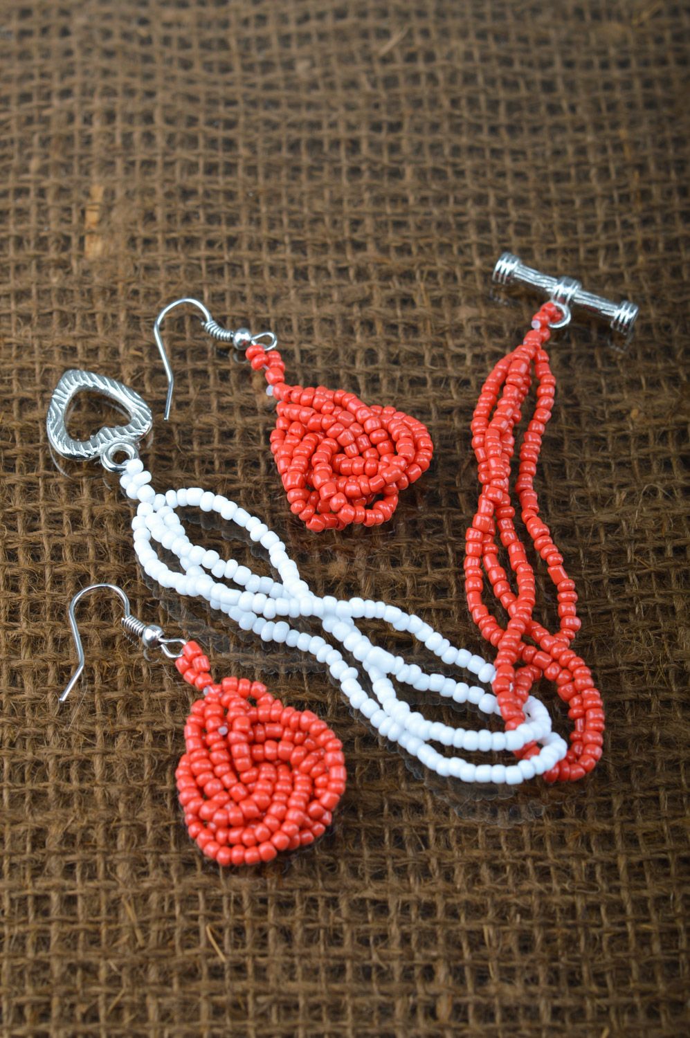 Handmade beaded jewelry set white and red dangle earrings and bracelet with charm photo 2