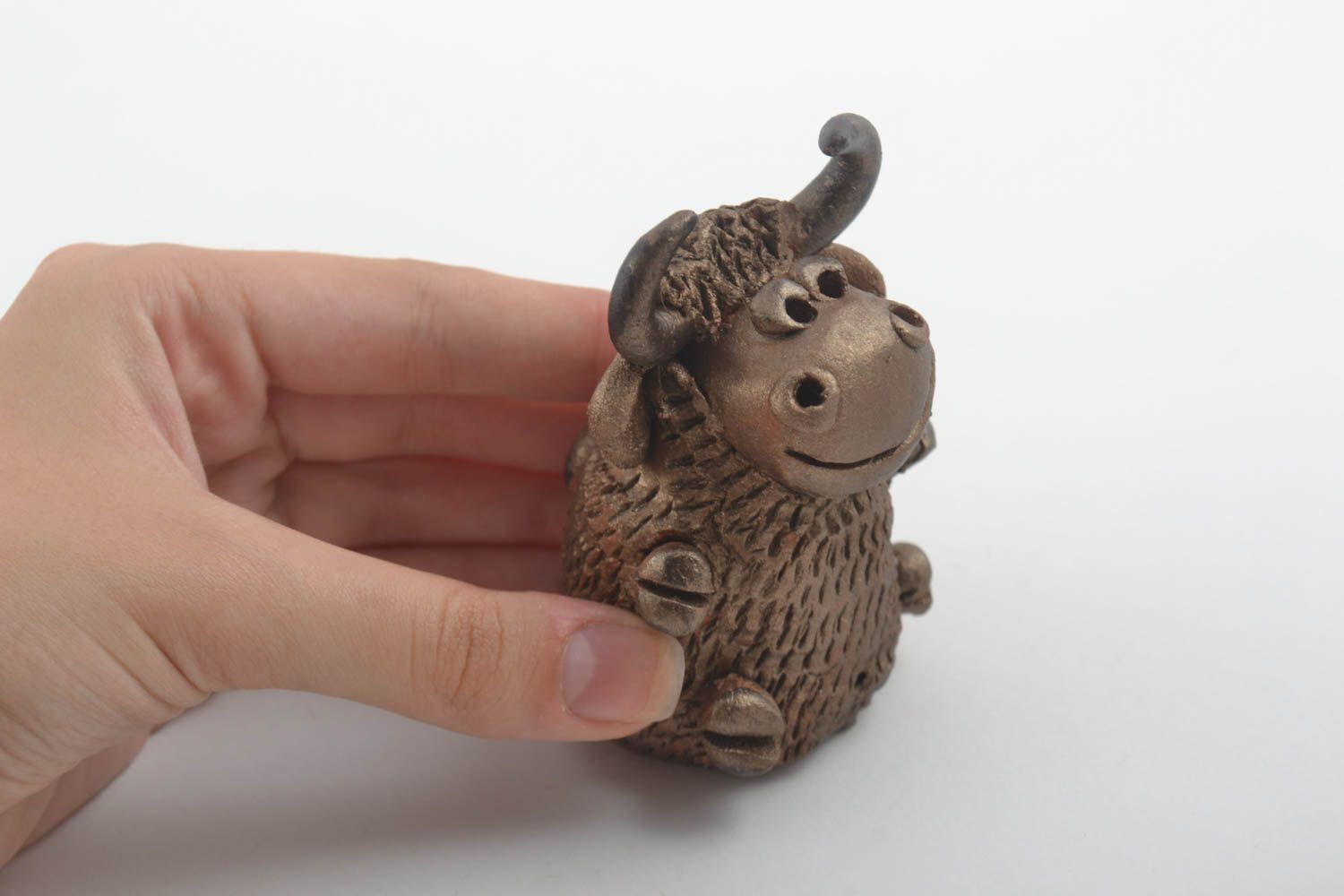 Figurine animal fait main Petite statuette en argile taureau Déco intérieur photo 5