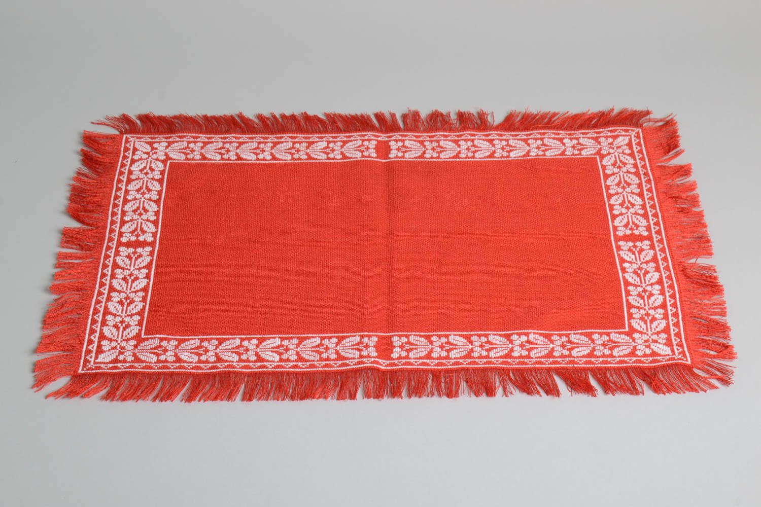 Napperon design fait main Déco maison Cadeau femme broderie textile rouge lin photo 2