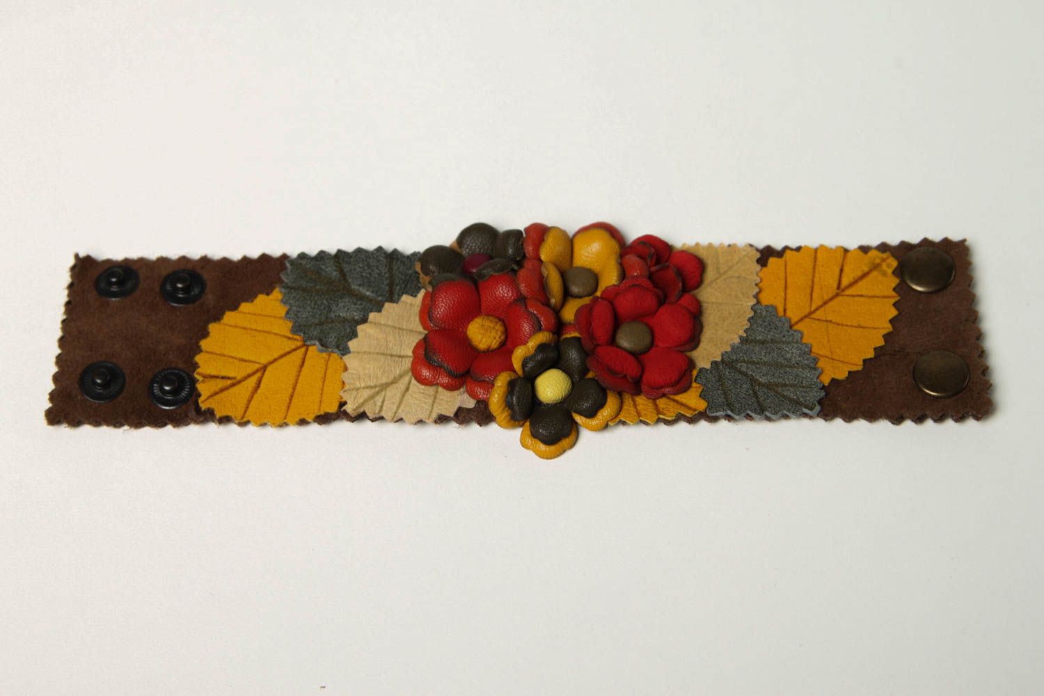 Bracelet cuir fait main Bracelet design large fleurs Accessoire en cuir photo 3