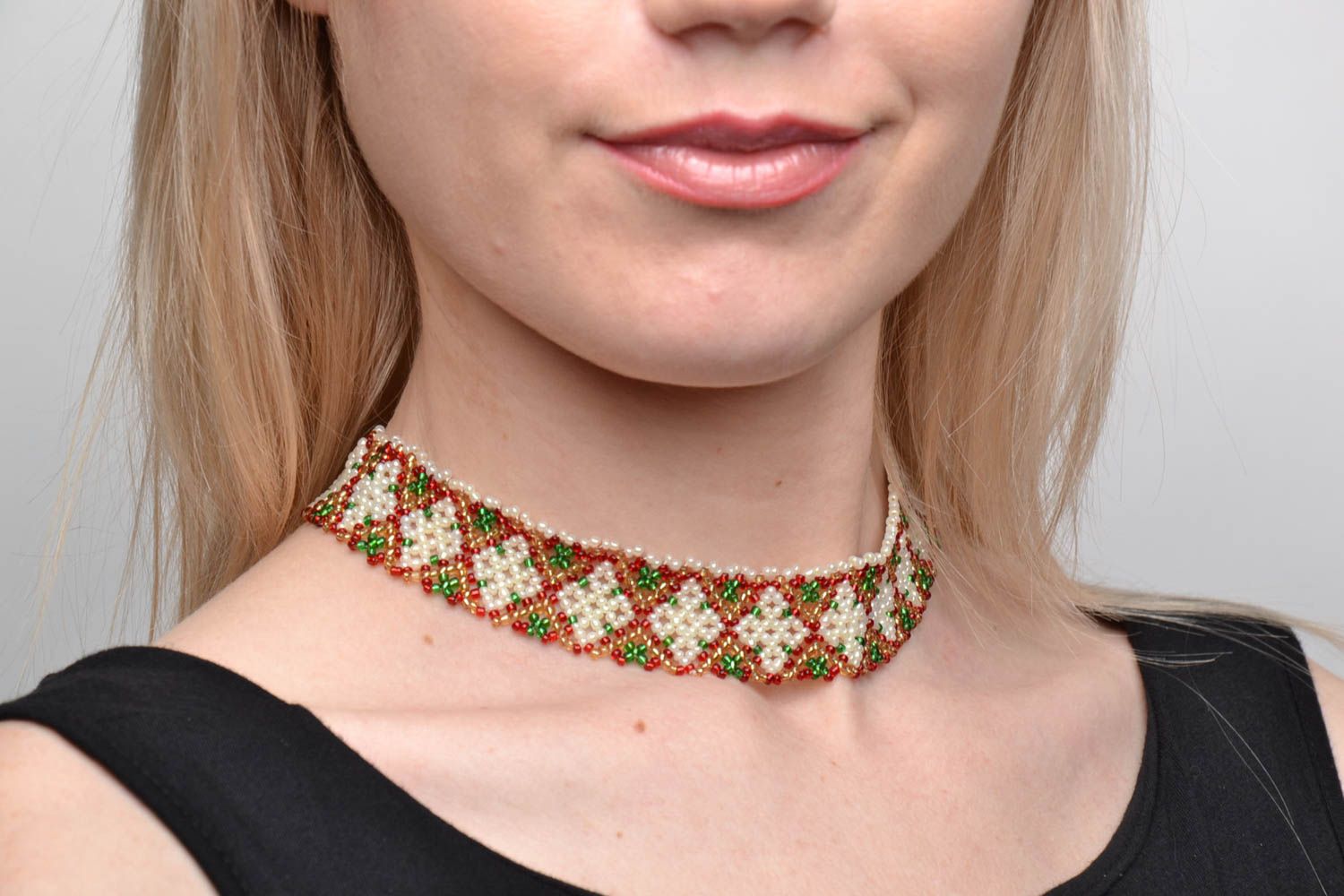 Beaded necklace in Ukrainian ethnic style photo 2