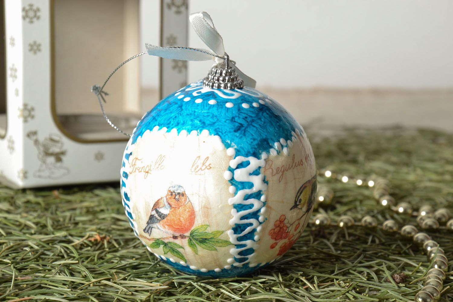 Décoration pour arbre de Noël en forme de boule photo 1
