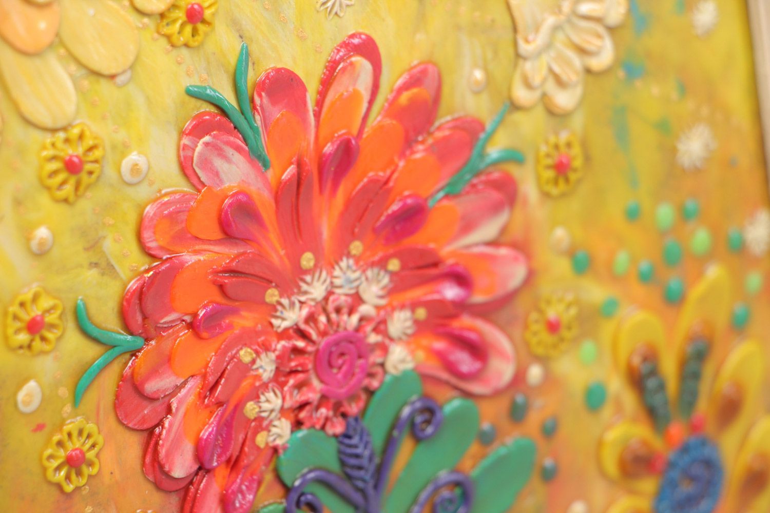 Cuadro de arcilla plastilina multicolor artesanal con pajaritos enmarcado foto 3