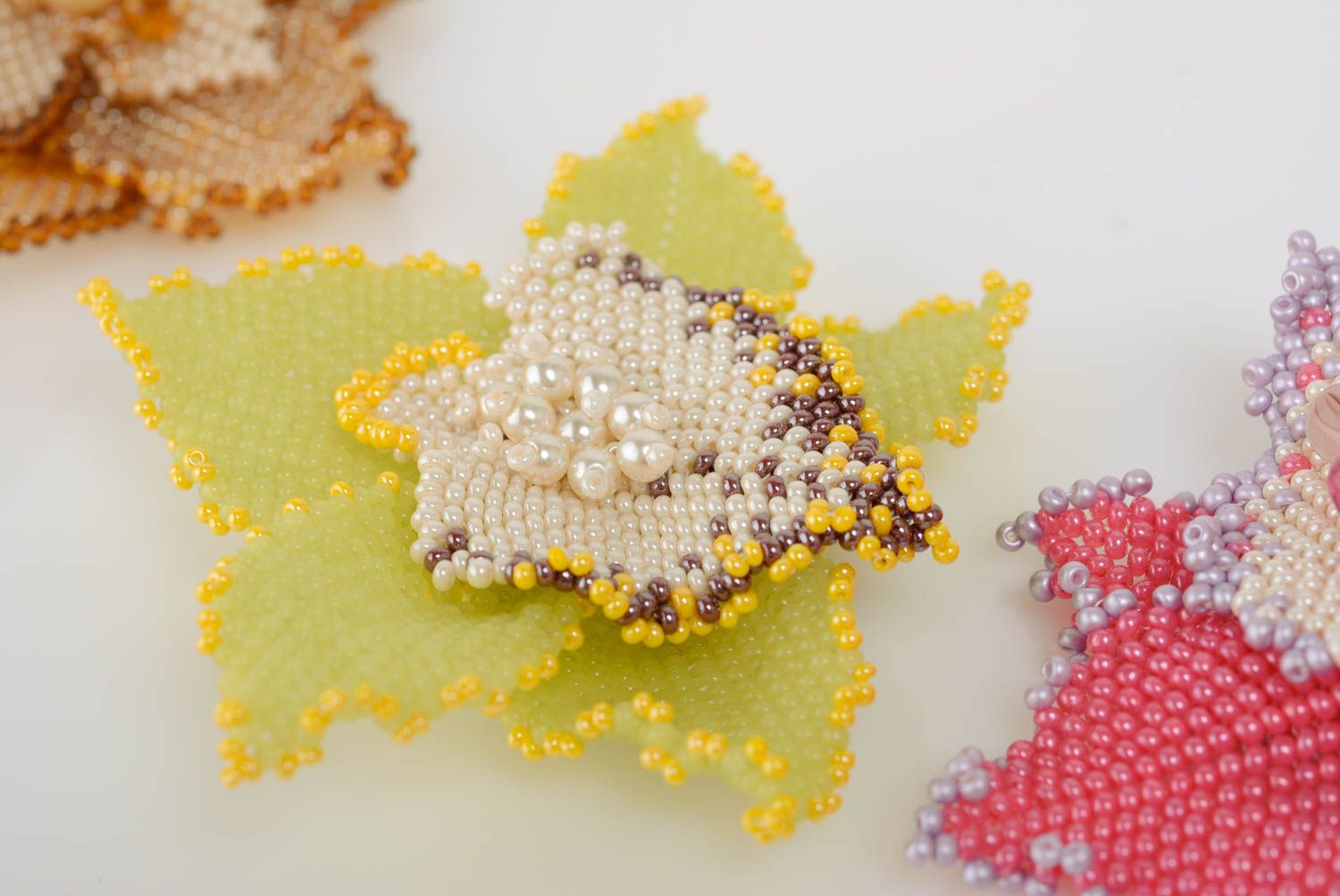 Handmade large volume bead woven brooch with pin fastener Yellow Flower on Leaf  photo 4