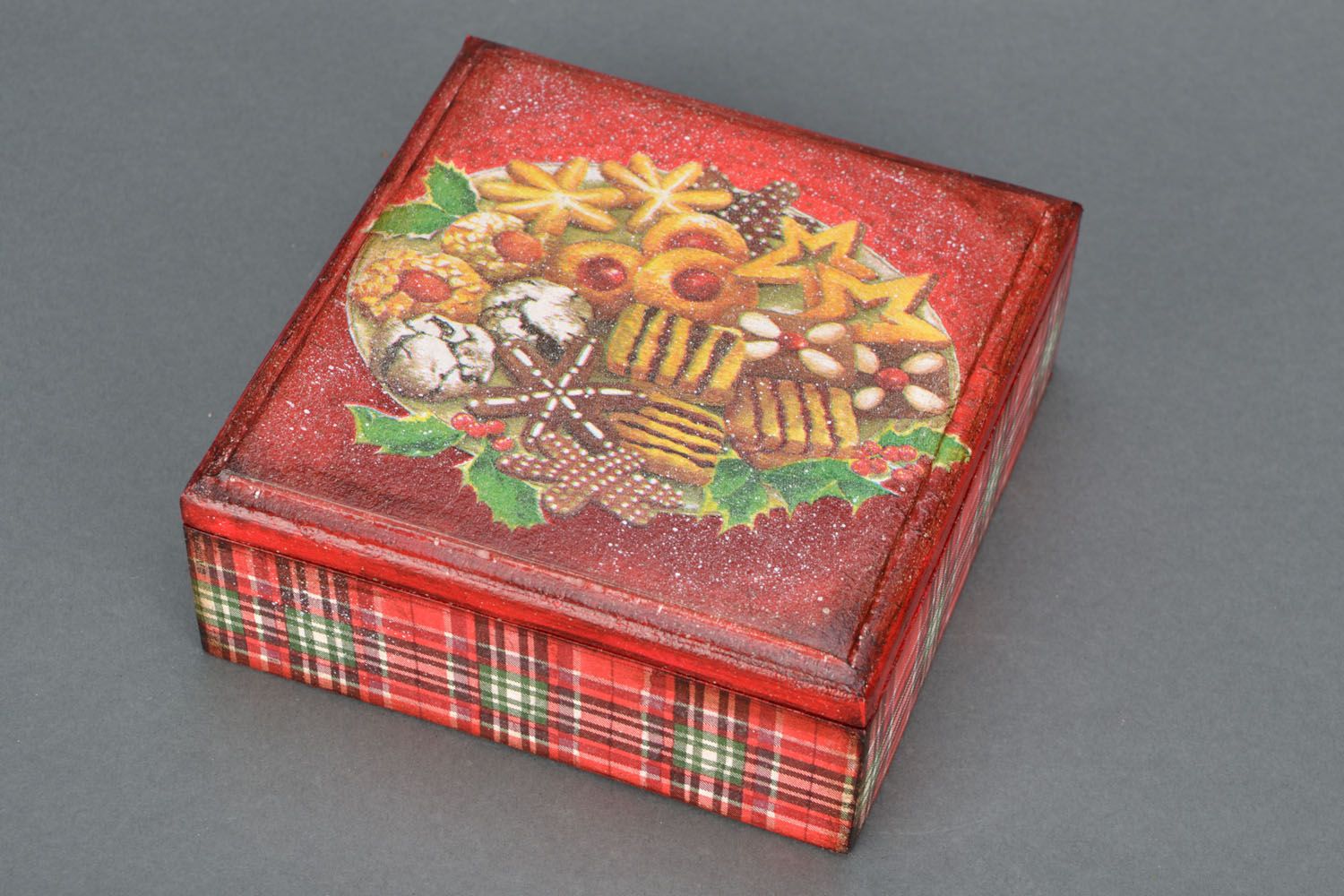 Caja de madera para las galletas de Año Nuevo foto 5