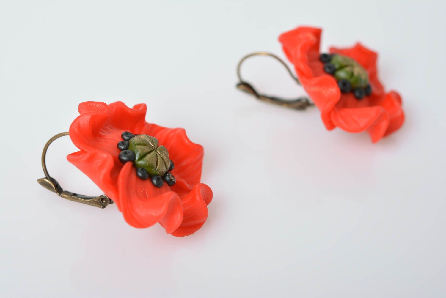 Polymer clay stylish handmade earrings with red poppies summer jewelry photo 2