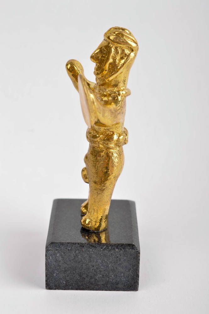 Статуэтка ручной работы декор для дома  фигурка из металла статуэтка из латуни.  фото 4