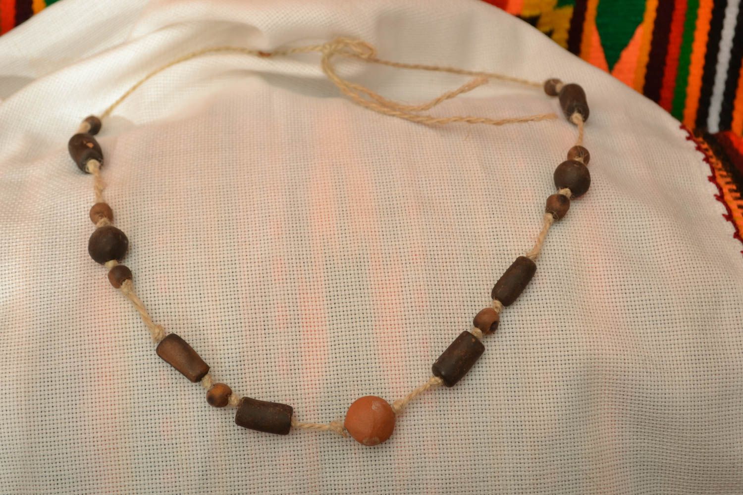 Ceramic necklace in ethnic style photo 1
