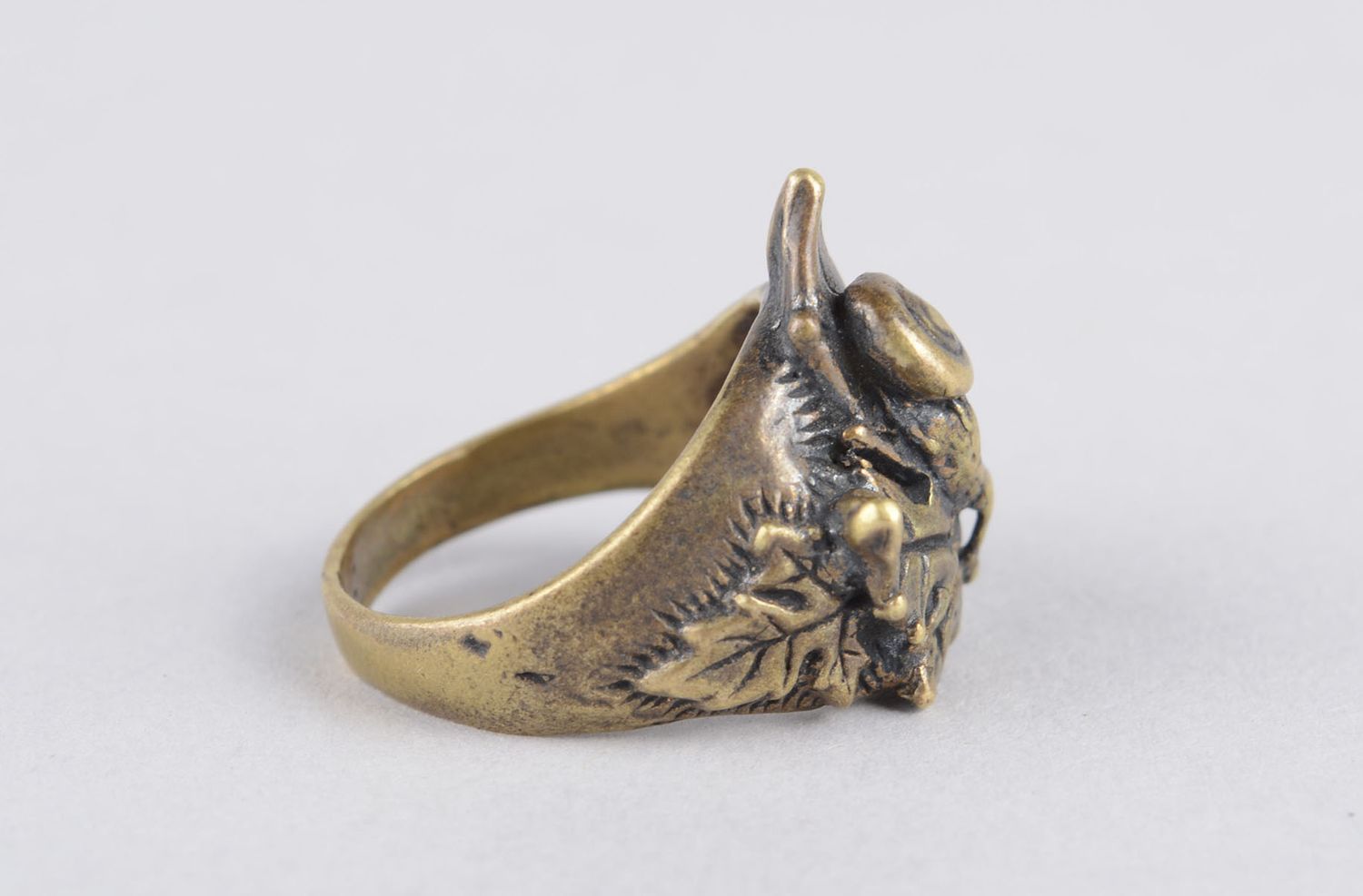 Кольцо ручной работы кольцо из бронзы женский перстень с цветами крупный фото 3