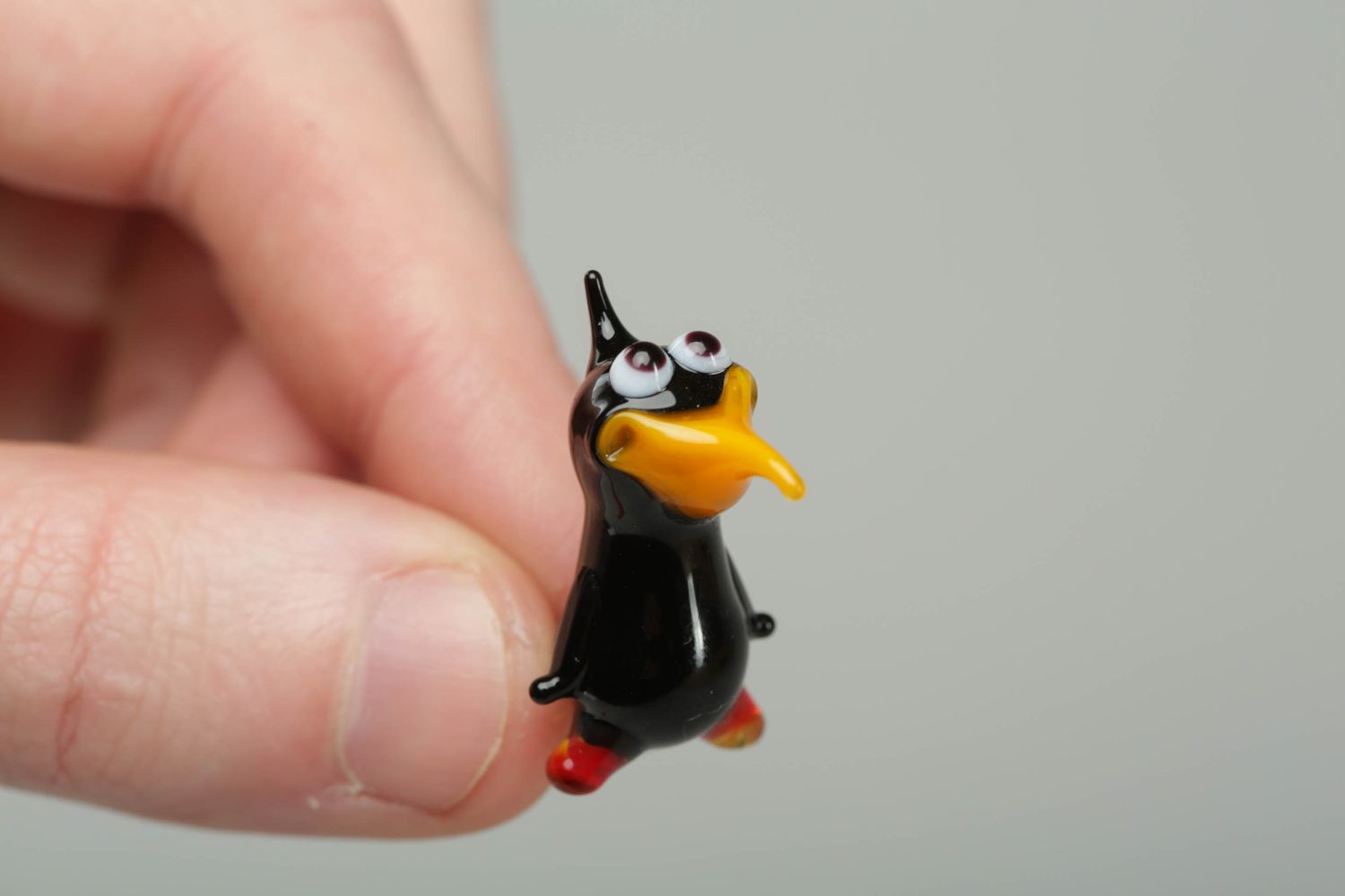 Стеклянная фигурка ручной работы в технике лэмпворк Пингвин фото 4