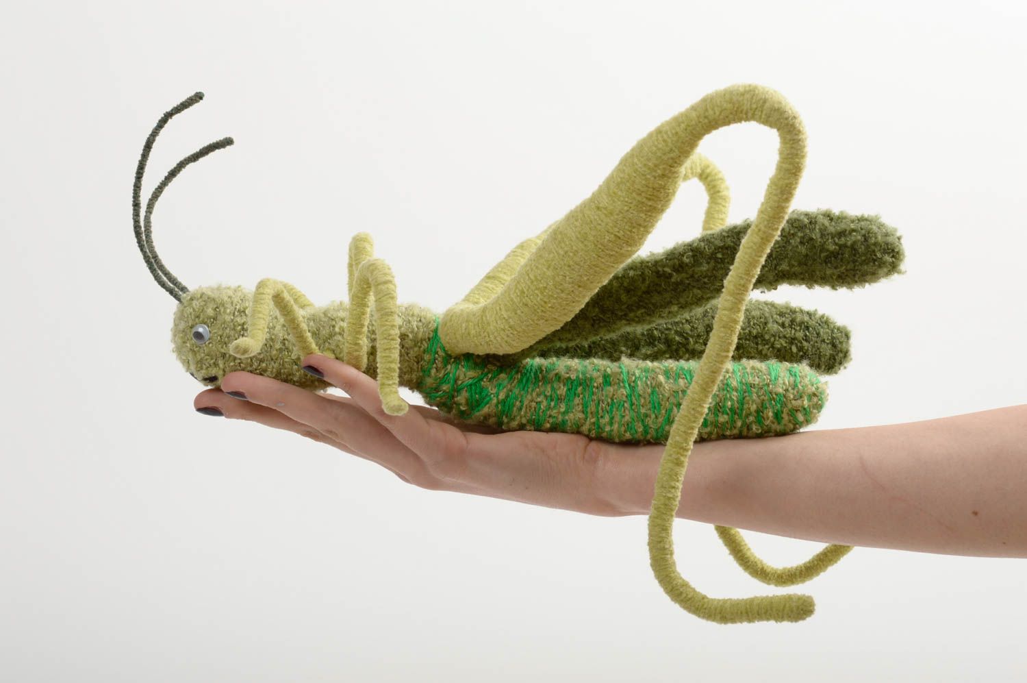 Jouet insecte Peluche faite main sauterelle verte en fils Cadeau original photo 5