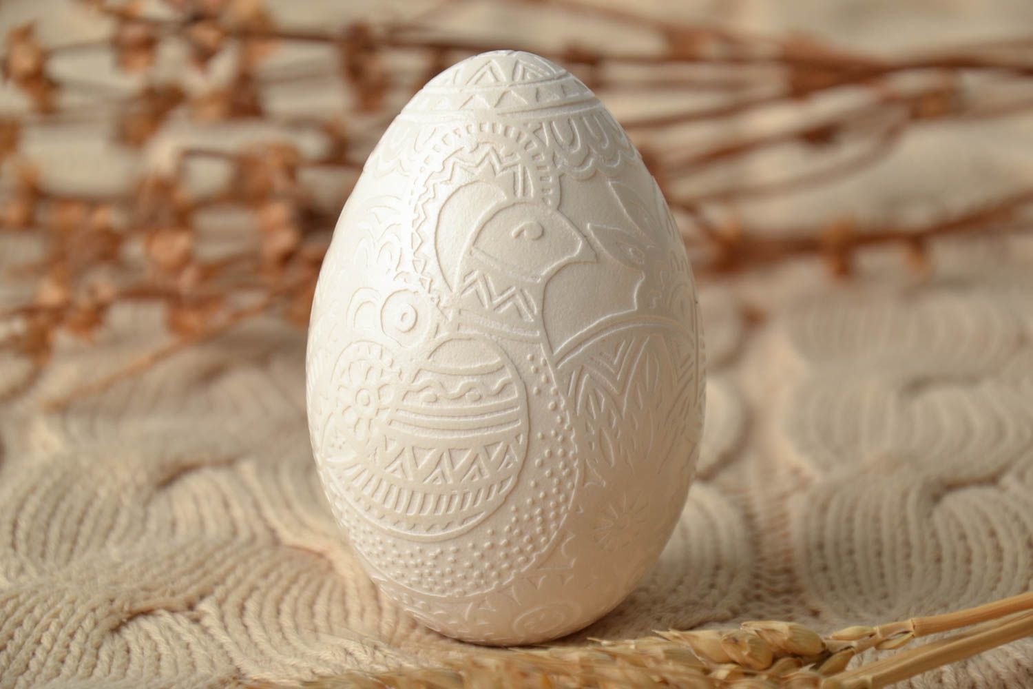 Oeuf de Pâques peint à la cire chaude pysanka fait main blanche originale photo 1