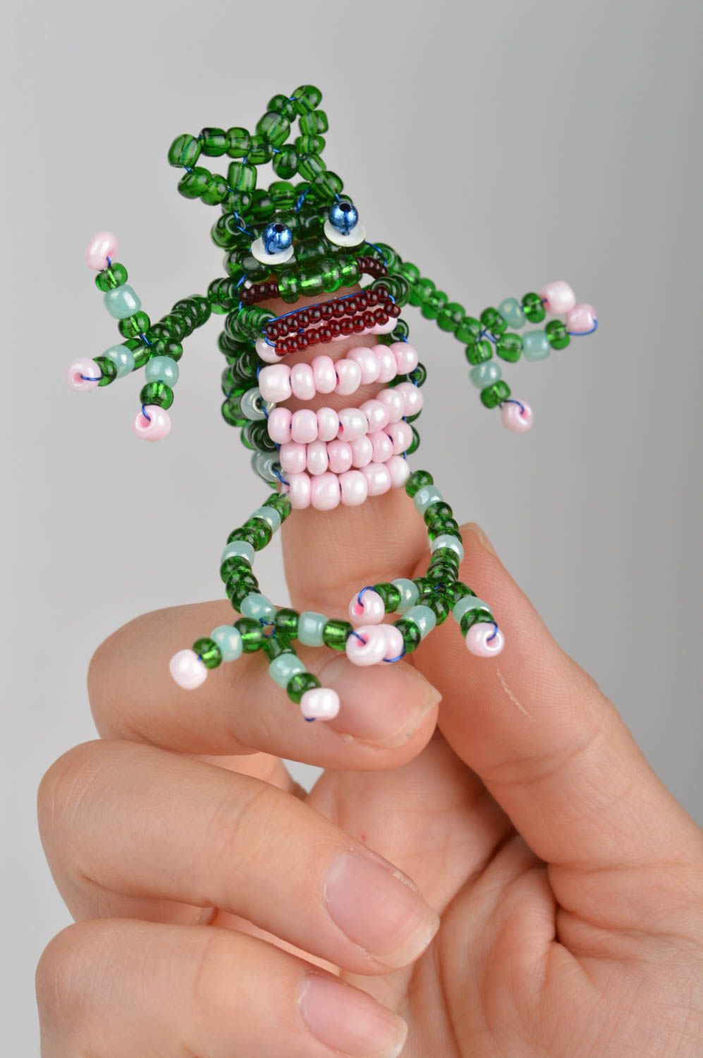 Muñeco de dedo de abalorios hecho a mano divertido original rana verde foto 5