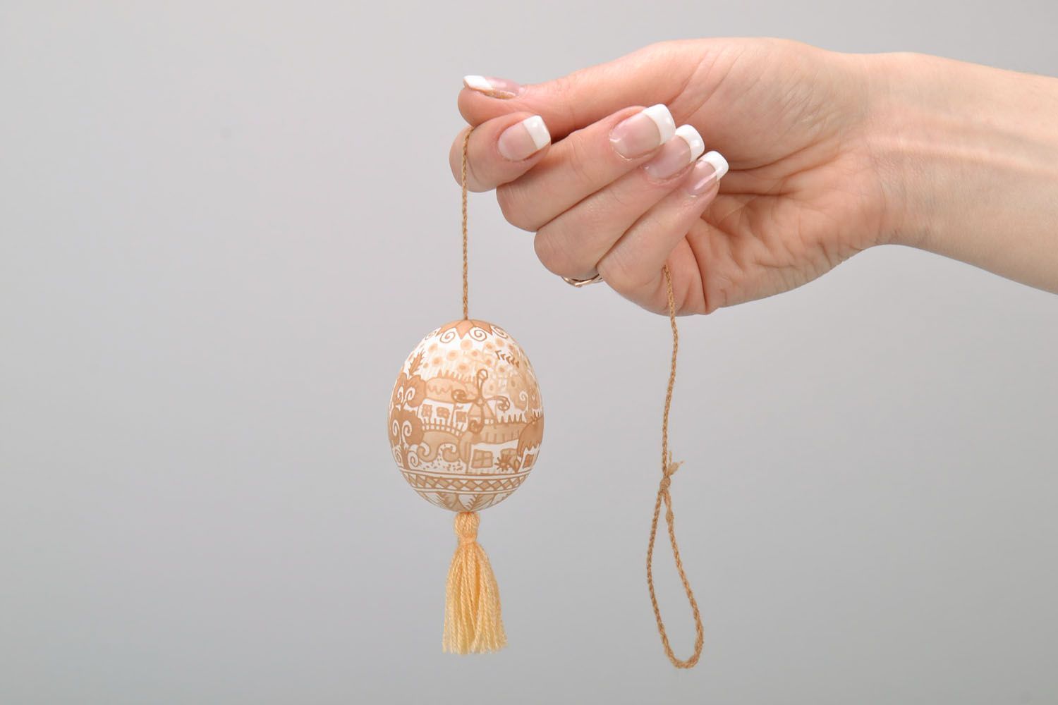Decorative egg made using vinegar etching technique photo 2