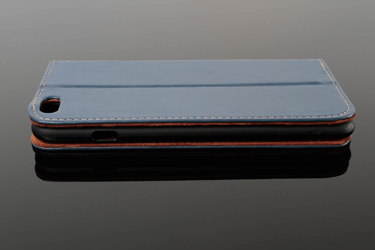 Beautiful handmade phone case leather goods designer gadget accessories photo 3