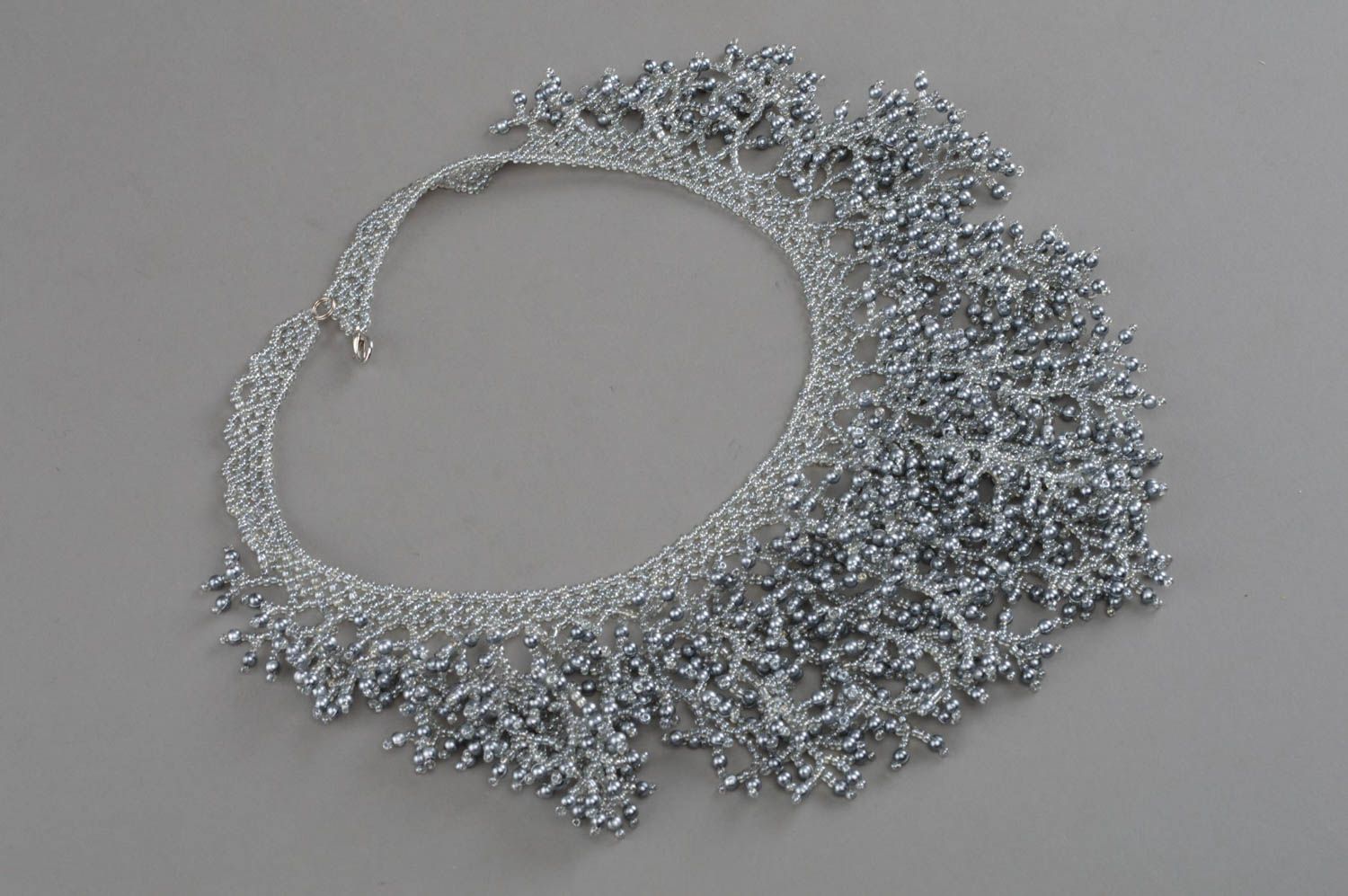 Frauen schönes handgemachtes künstlerisches Collier aus Glasperlen modisch toll foto 3