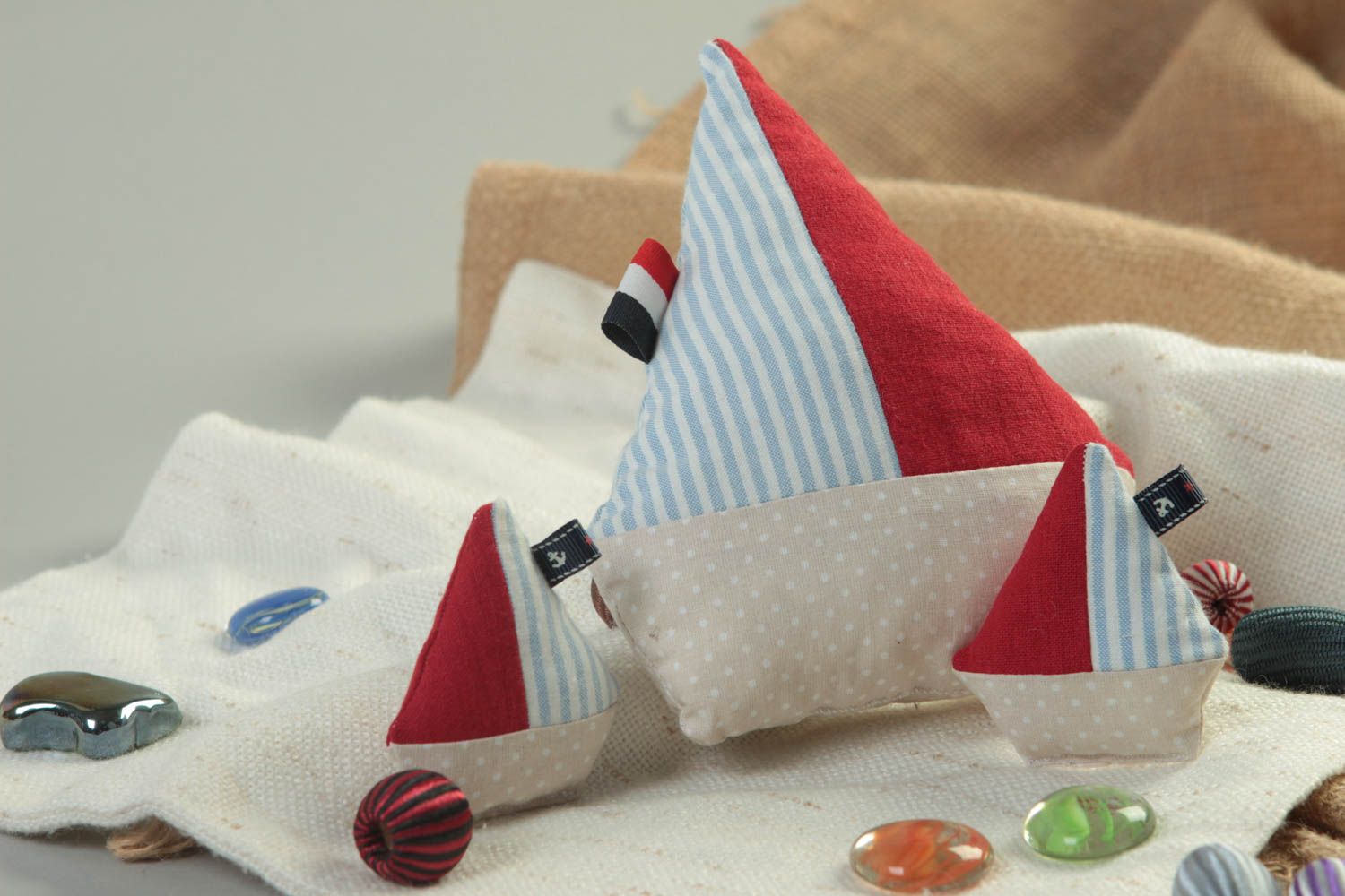 Peluches artisanales Doudous originaux fait main 3 bateaux Jouets pour enfant photo 1