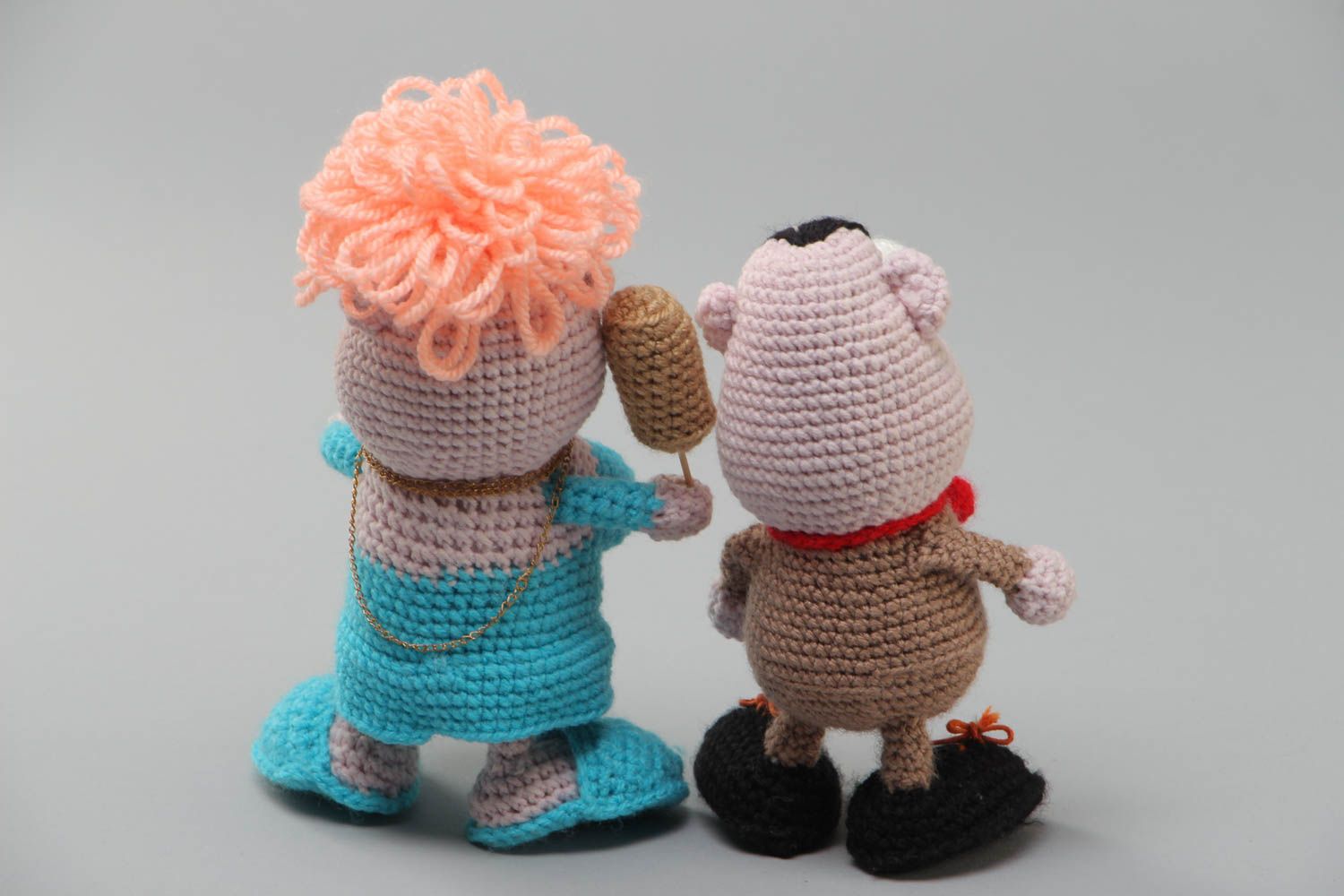 Deux poupées tricotées au crochet en fils acryliques faites main Femme et mari photo 4