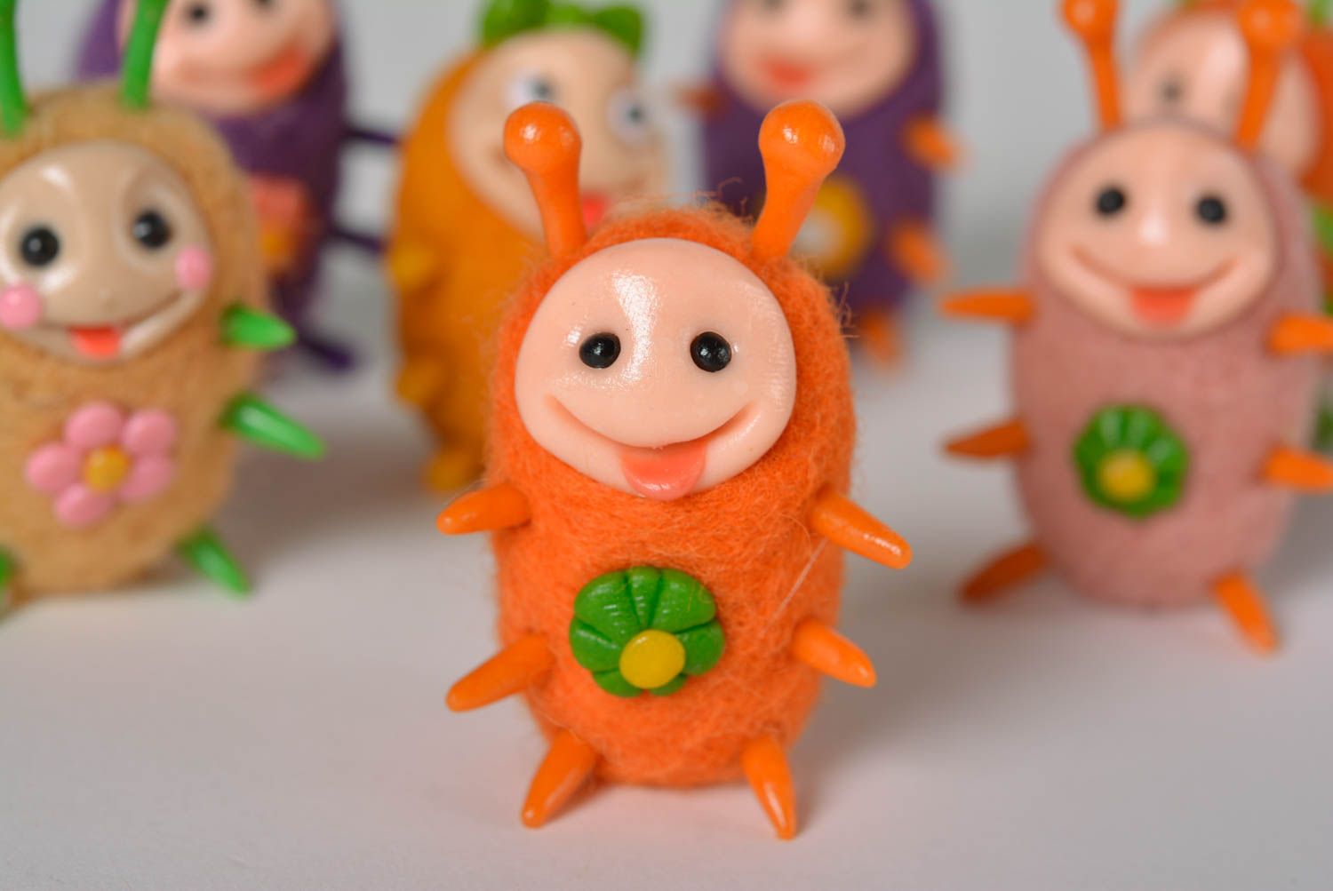 Валяная игрушка хэнд мэйд фигурка из пластики игрушка из шерсти оранжевая яркая фото 4